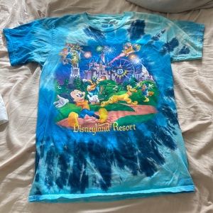 Disneyland resort theme park shirt. Blue tie dyed Disney shirt.